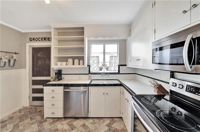 2521 Forest Park Boulevard - Photo 6
