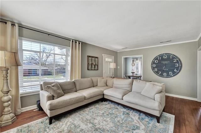 2521 Forest Park Boulevard - Photo 4