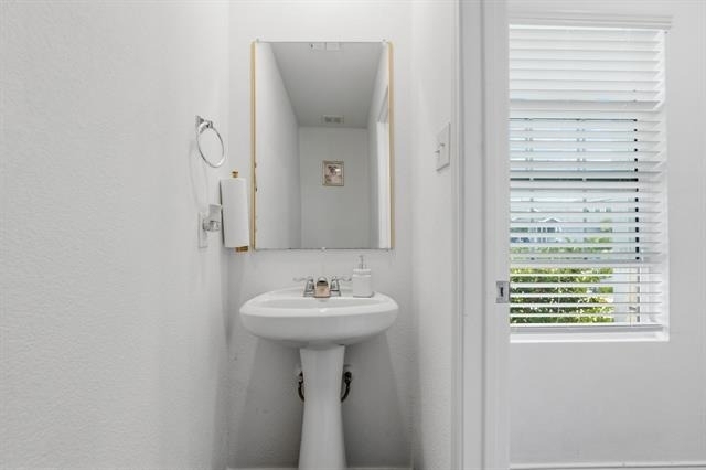 2915 Acacia Drive - Photo 4
