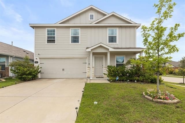 2915 Acacia Drive - Photo 0