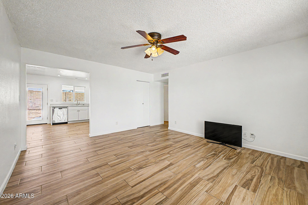 20601 N 33rd Avenue - Photo 4