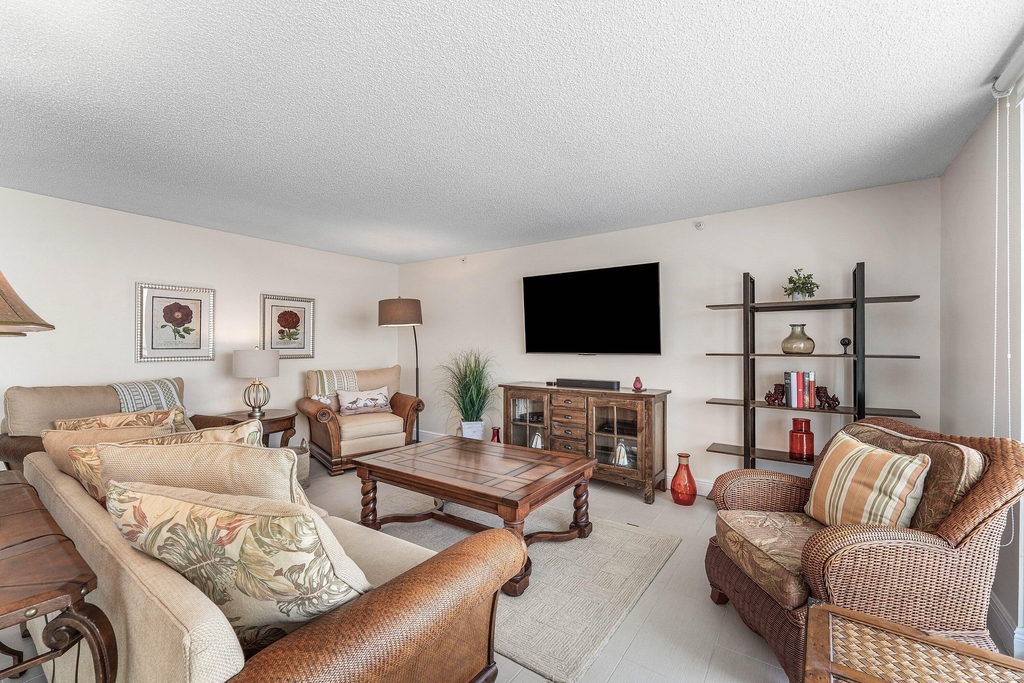 250 S Ocean Boulevard - Photo 11