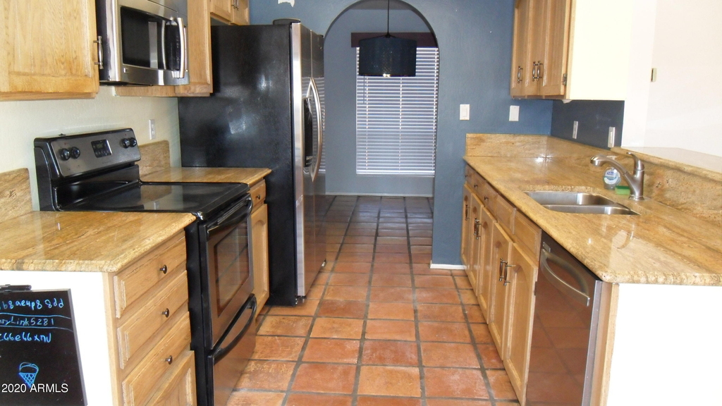 6935 E Hearn Road - Photo 3