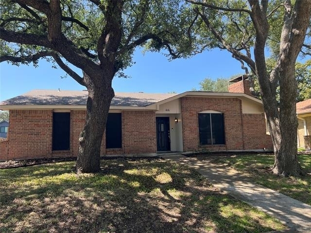 416 Lincoln Drive - Photo 0