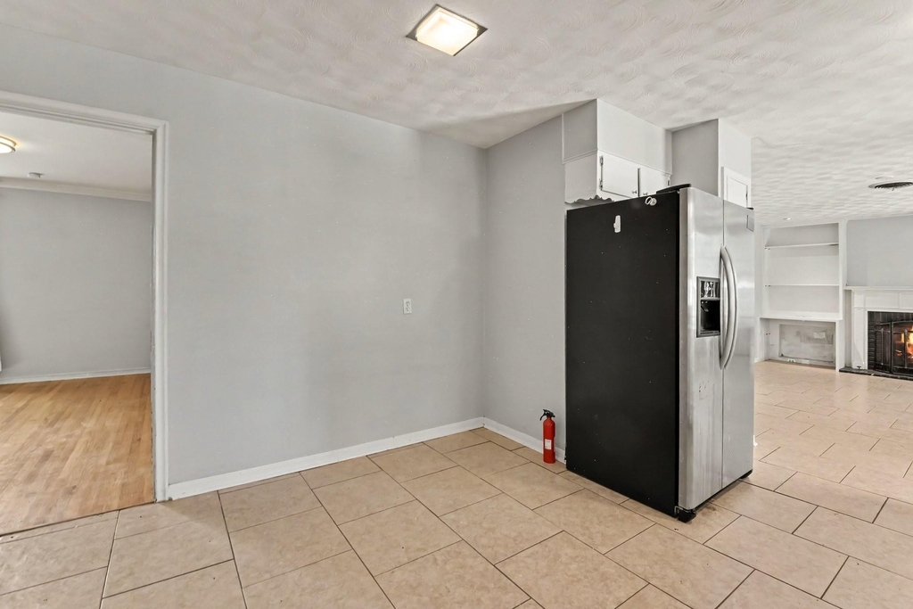 8057 Fall River Drive - Photo 10