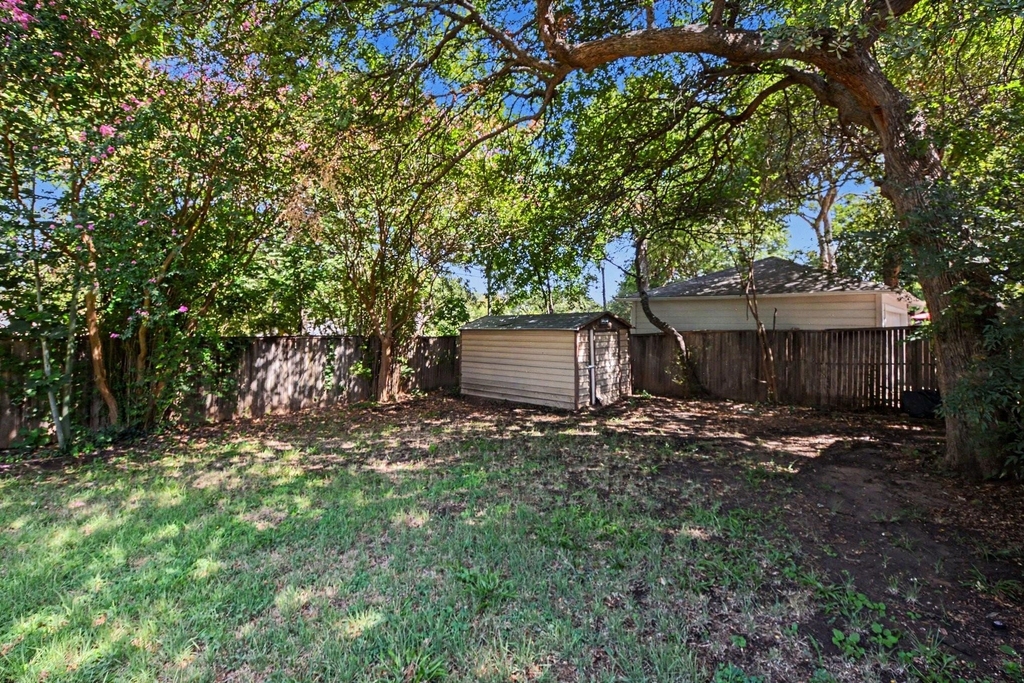 8057 Fall River Drive - Photo 23
