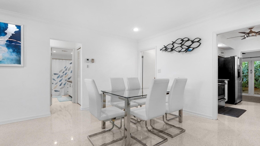 410 Venetian Drive - Photo 3