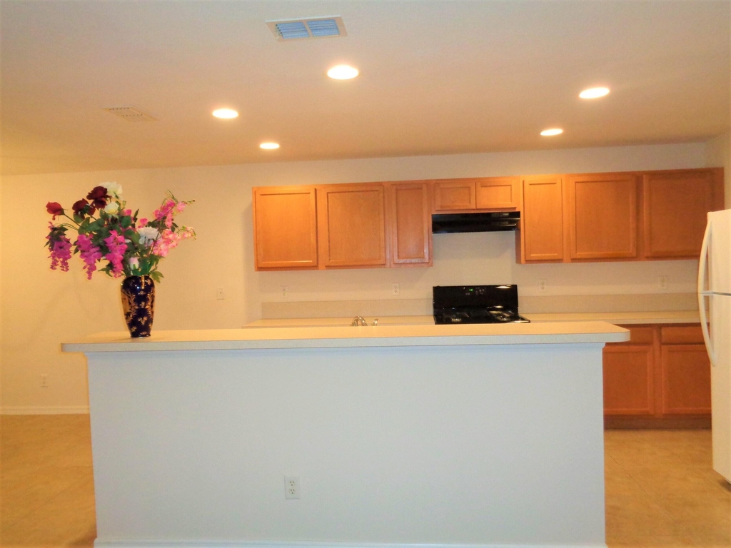 1636 Pointe West Way - Photo 6