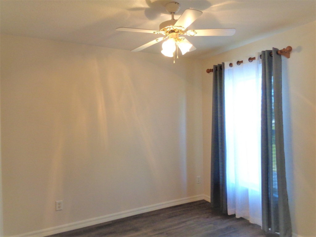 1636 Pointe West Way - Photo 25
