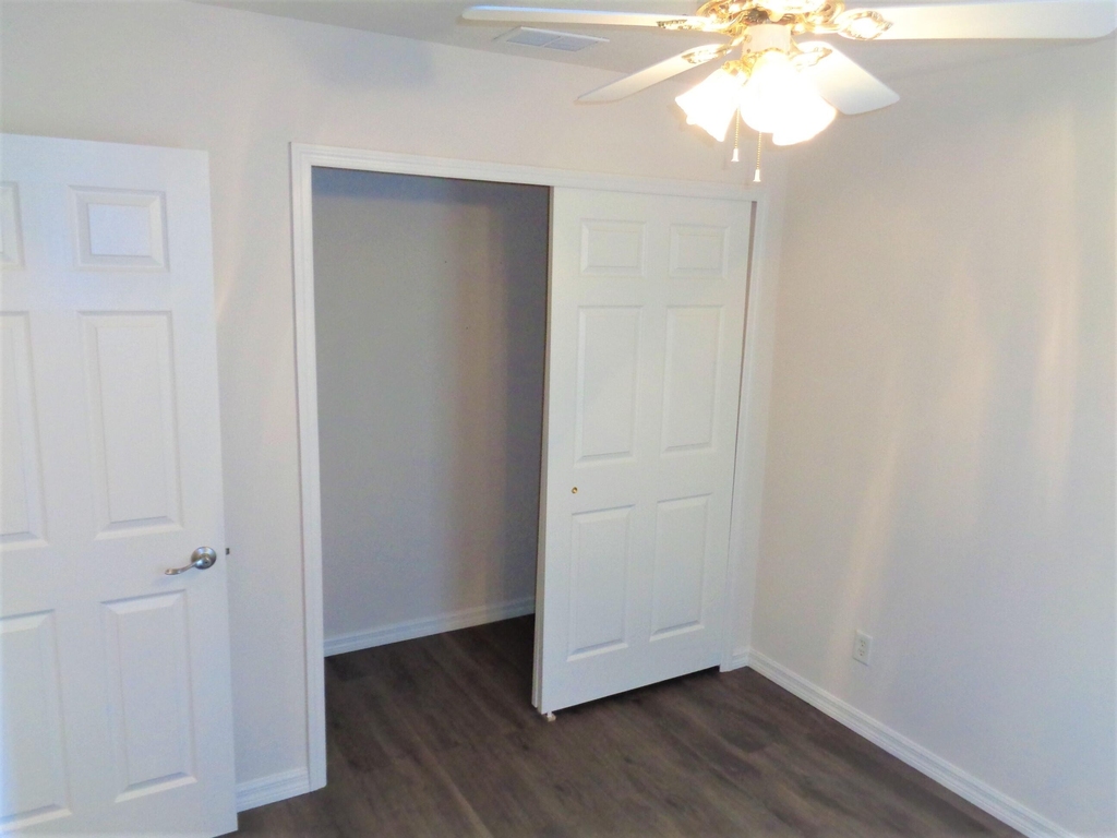 1636 Pointe West Way - Photo 26