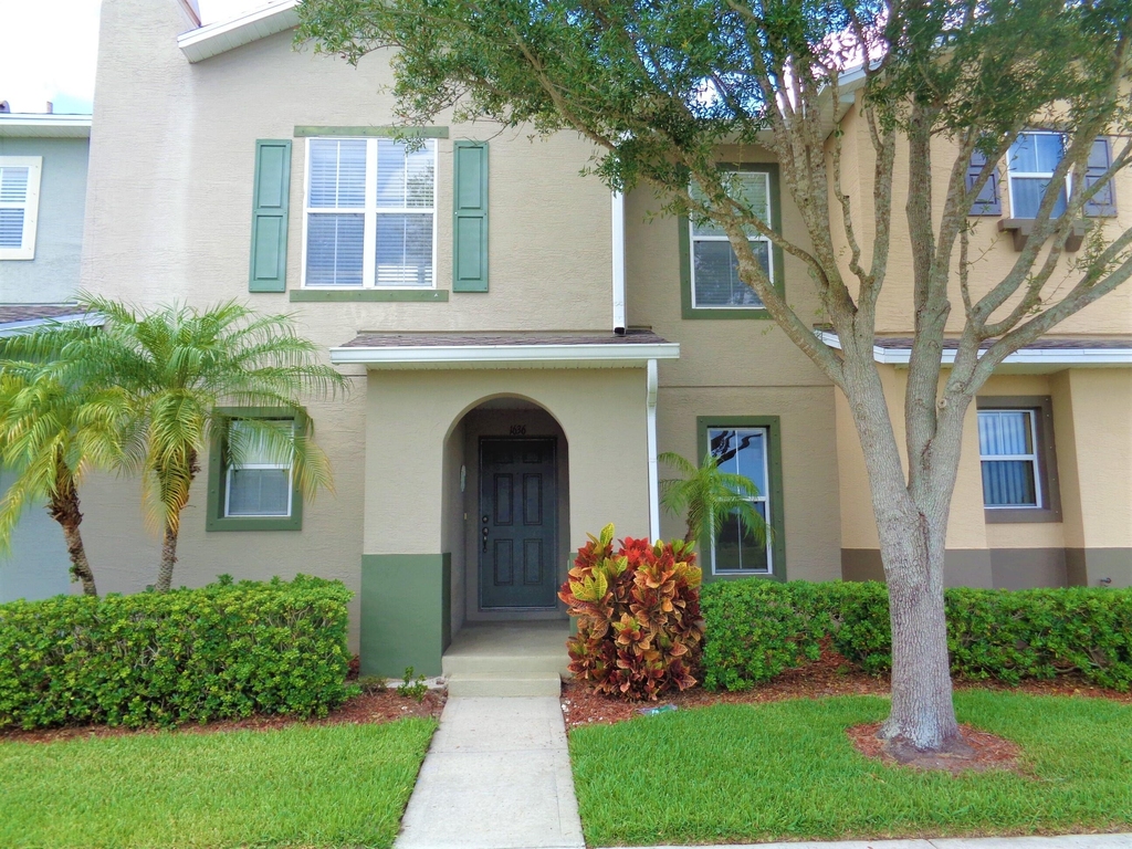 1636 Pointe West Way - Photo 1