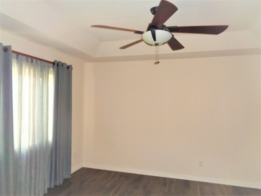 1636 Pointe West Way - Photo 22