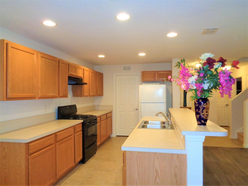 1636 Pointe West Way - Photo 7