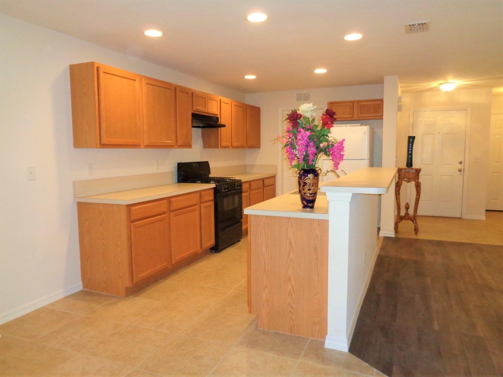1636 Pointe West Way - Photo 5