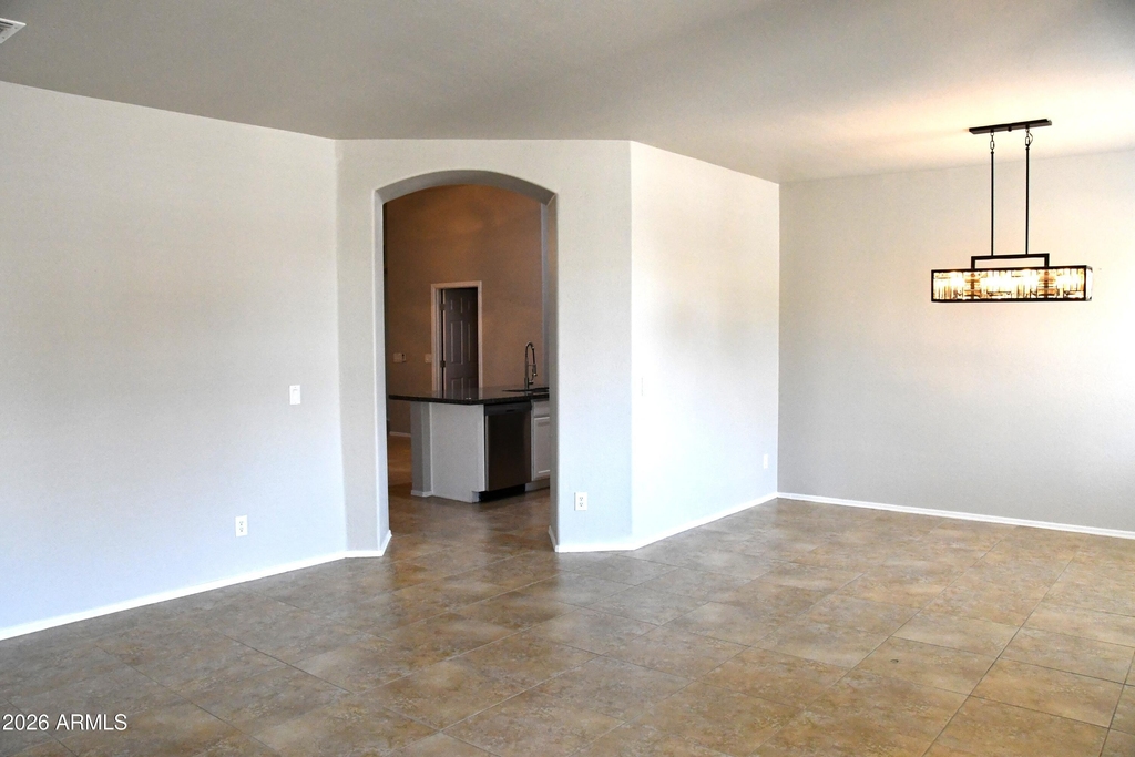 8787 W Gardenia Avenue - Photo 10