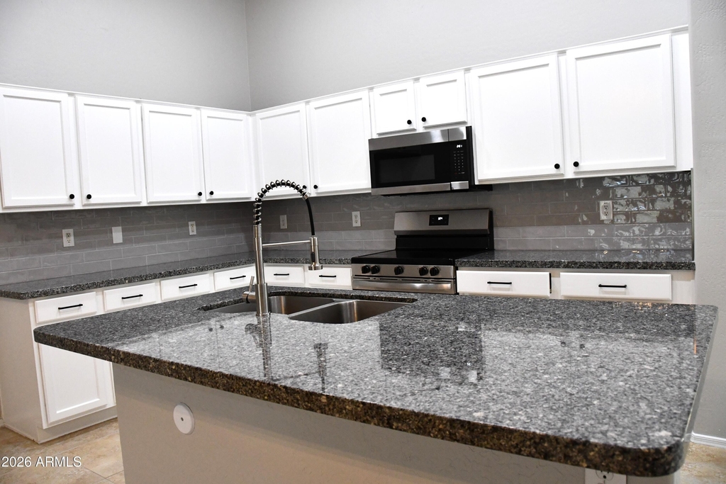 8787 W Gardenia Avenue - Photo 21