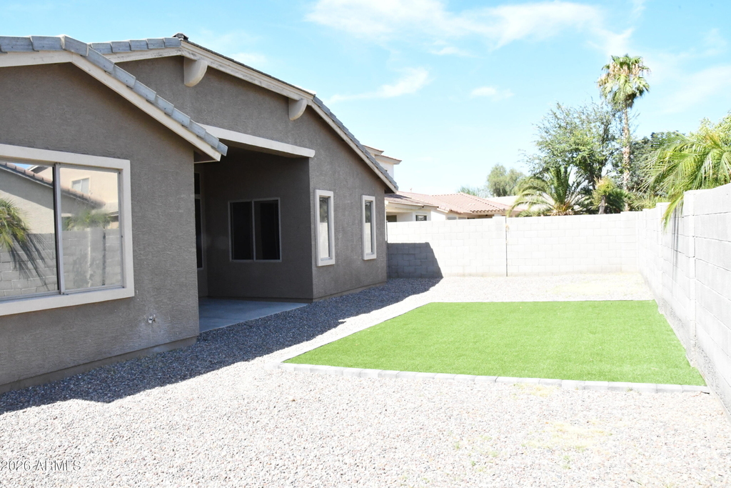 8787 W Gardenia Avenue - Photo 22
