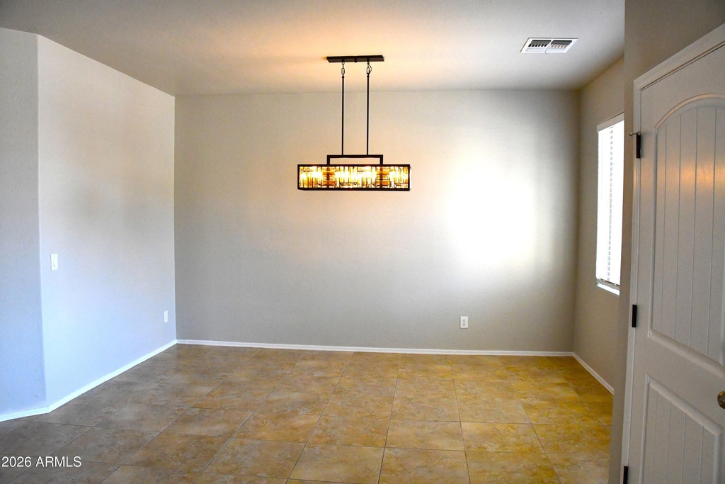 8787 W Gardenia Avenue - Photo 9
