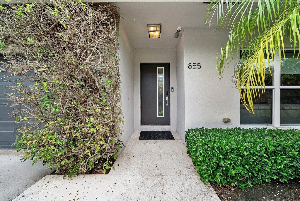 855 Berkeley Street - Photo 3