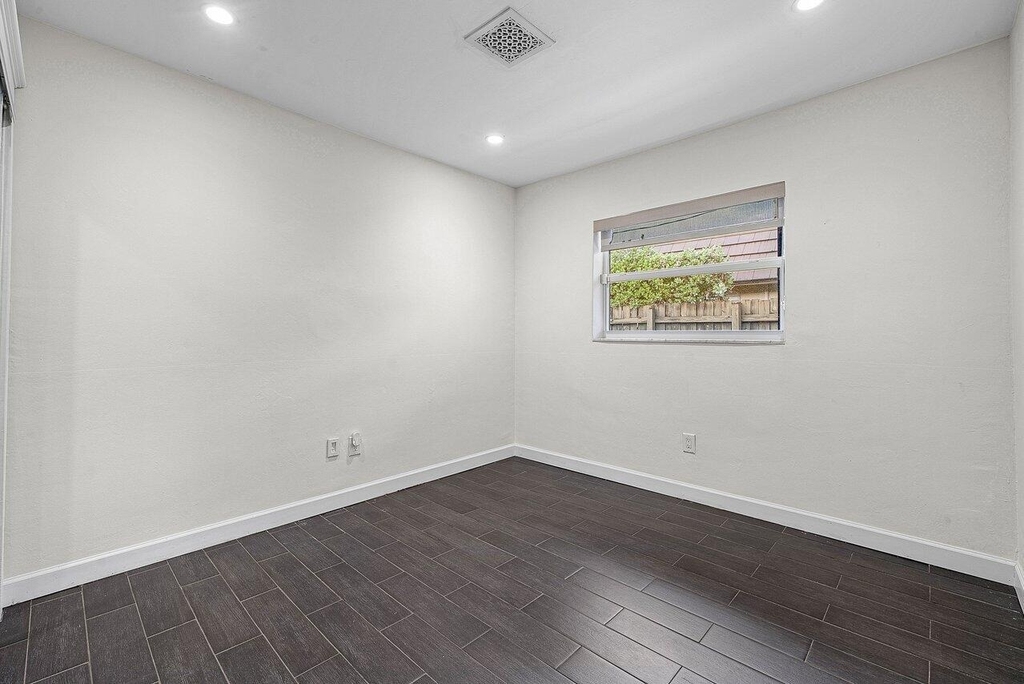 855 Berkeley Street - Photo 18
