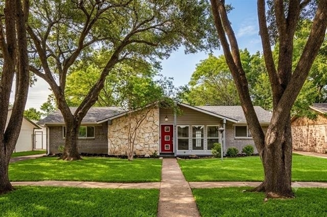 433 Sandy Trail - Photo 0
