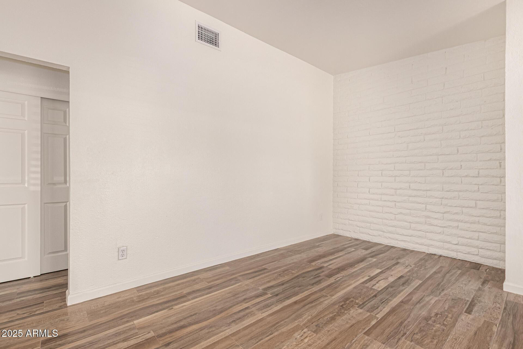 5926 W Rose Lane - Photo 8