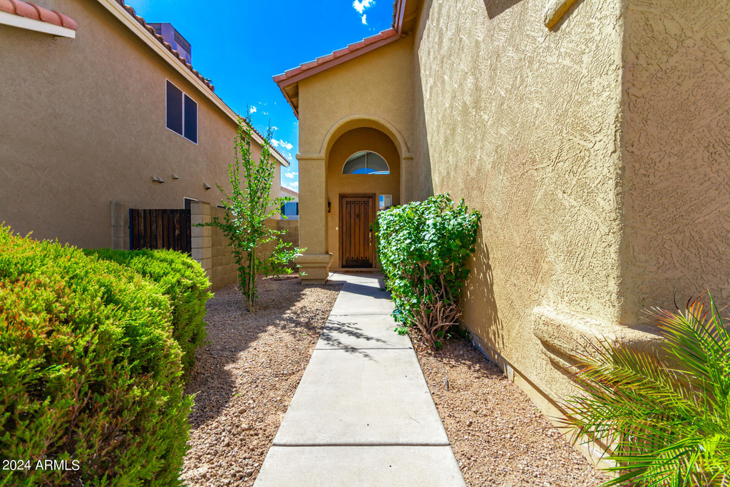 3223 E Poinsettia Drive - Photo 5