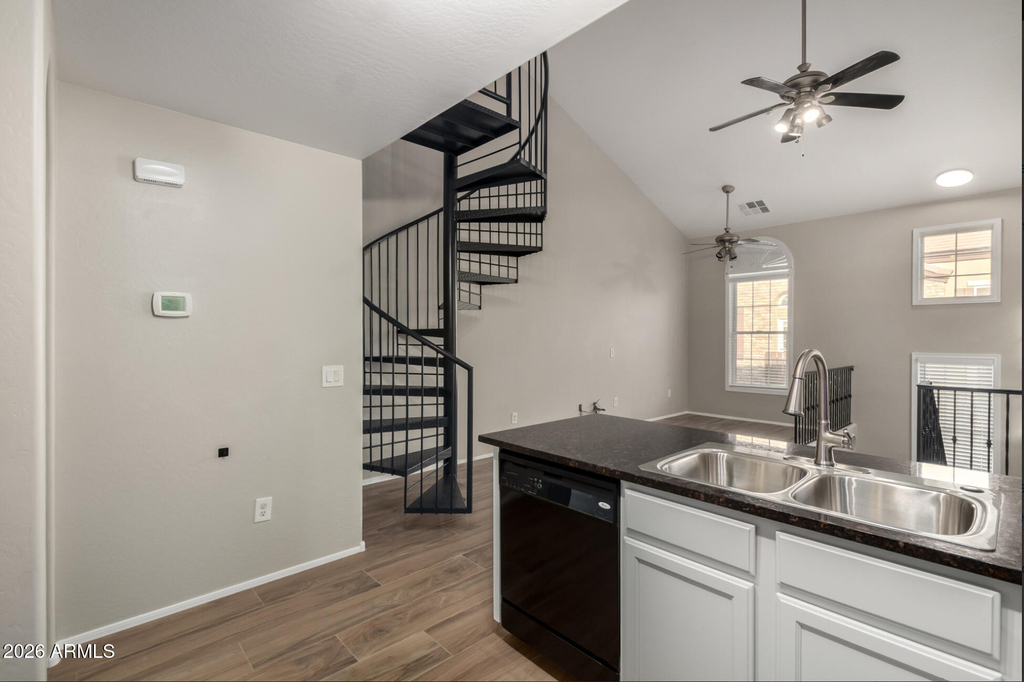 2639 S Harmony Avenue - Photo 12
