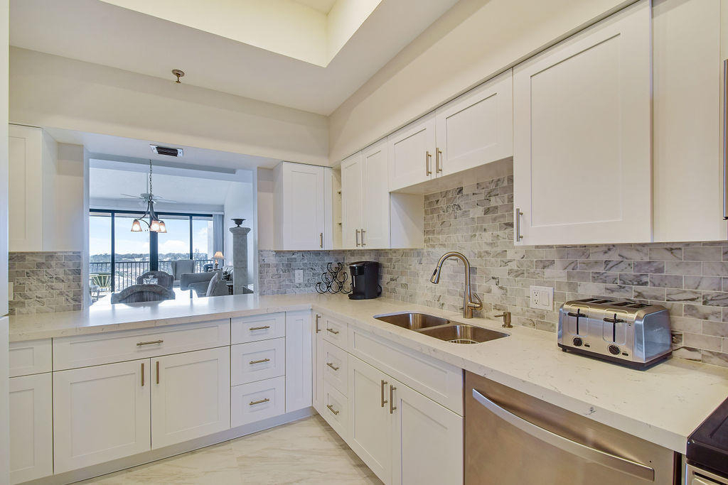 11370 Twelve Oaks Way - Photo 4