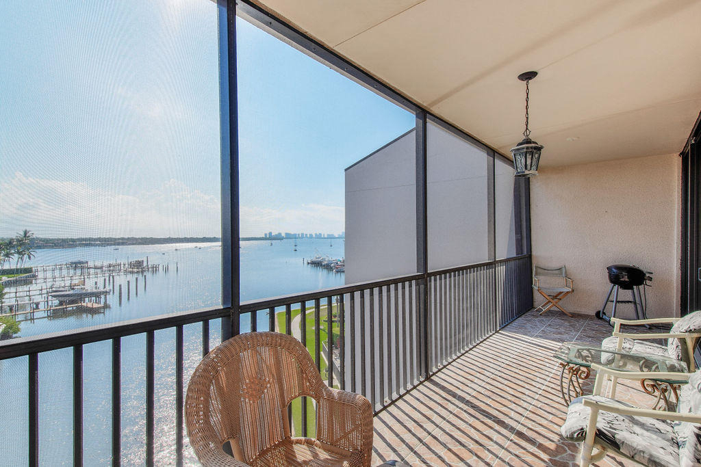 11370 Twelve Oaks Way - Photo 10