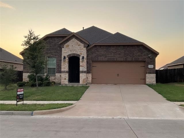 4320 Shadow Drive - Photo 0