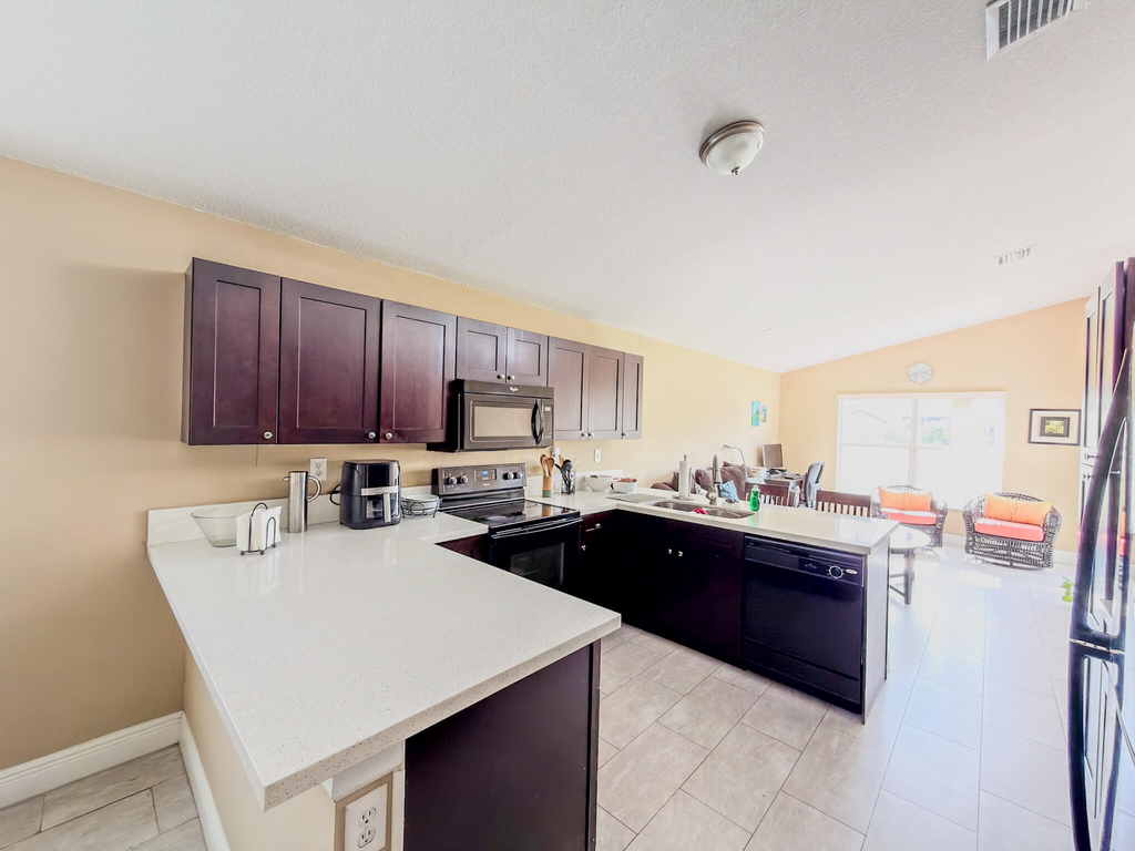 775 Nw 165th Avenue - Photo 8
