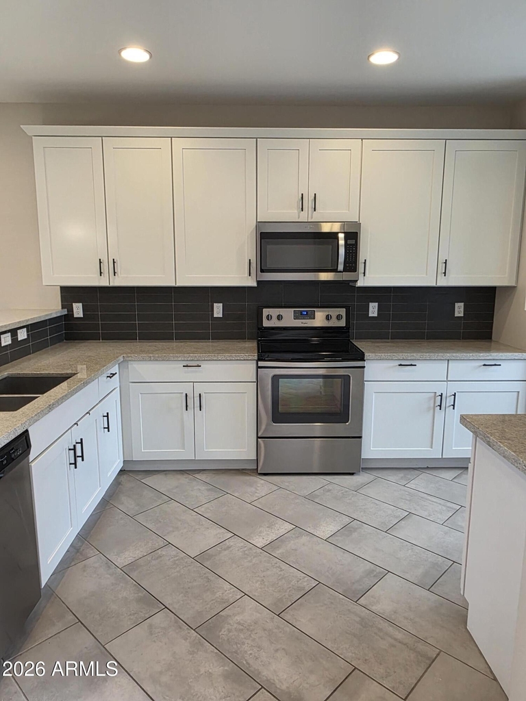 1941 W Stagecoach Street - Photo 12