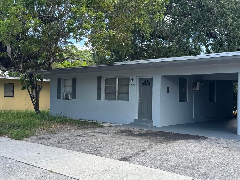 304 Nw 14th Avenue - Photo 2