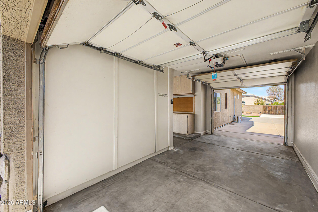 414 N Hudson Place - Photo 29