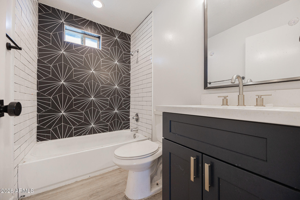 715 N 12th Avenue - Photo 12