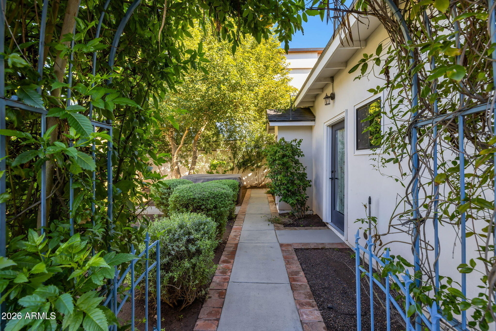 4402 E Turney Avenue - Photo 45