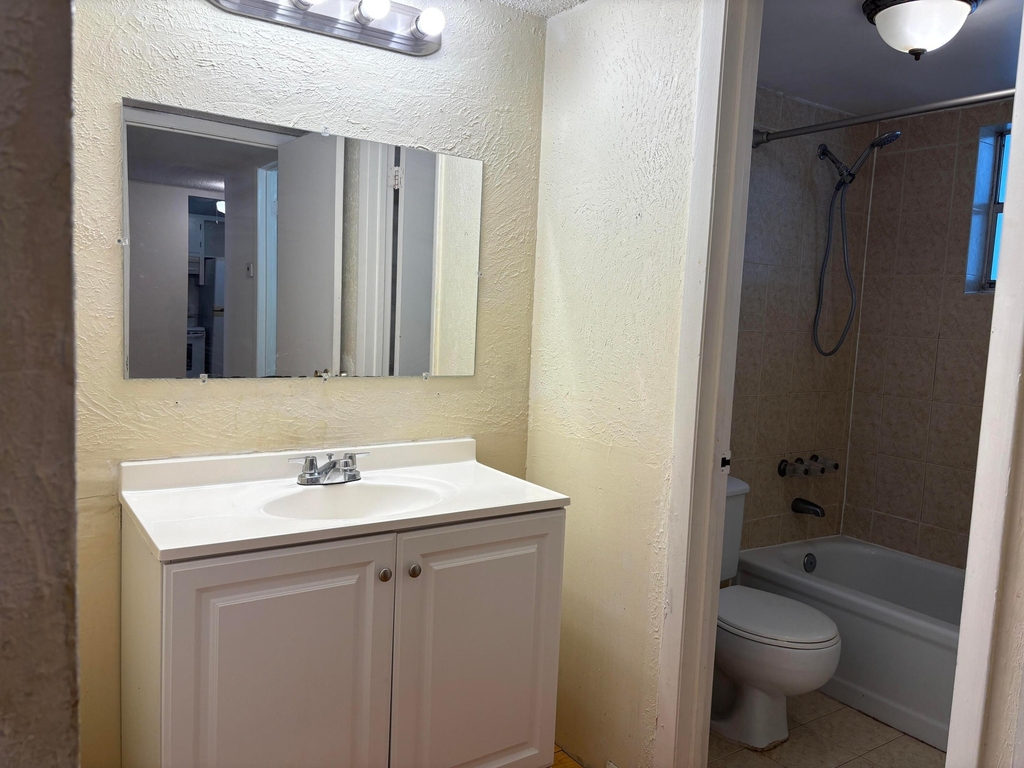 7501 Nw 16th Street - Photo 4