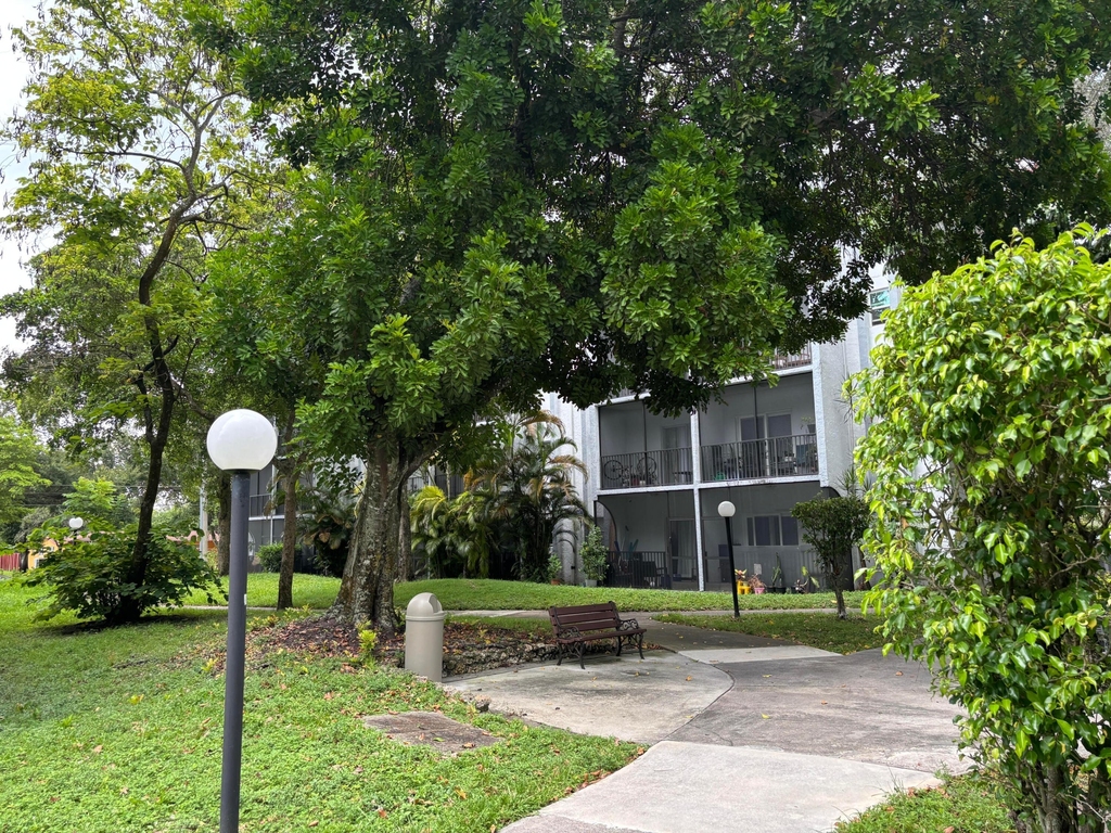 7501 Nw 16th Street - Photo 8