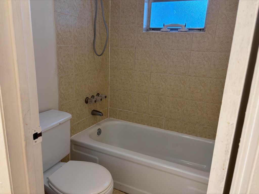 7501 Nw 16th Street - Photo 9