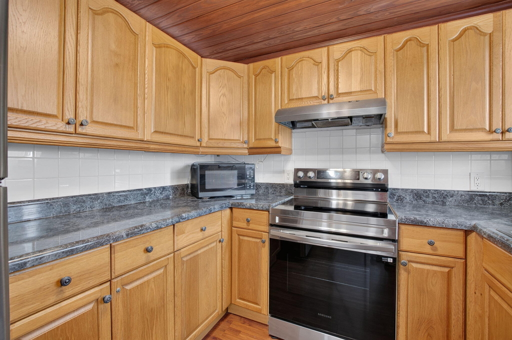 200 Waterway Drive S - Photo 8