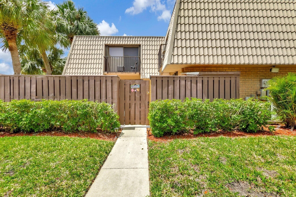 5907 59th Way - Photo 0