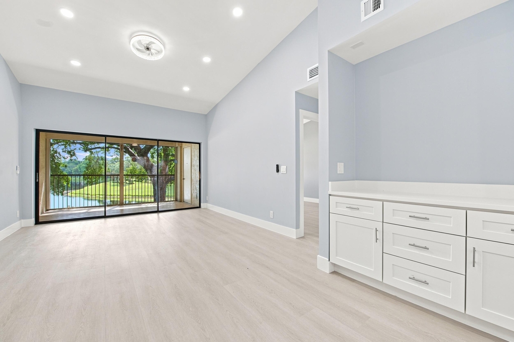 2249 Sw 15th Street - Photo 11