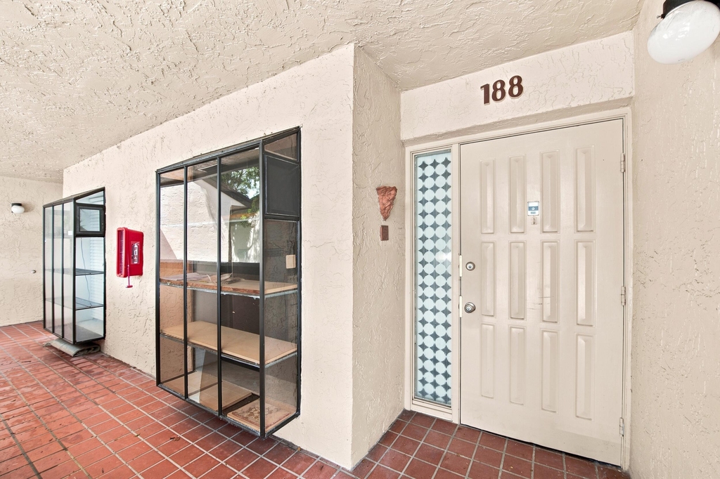 2249 Sw 15th Street - Photo 2