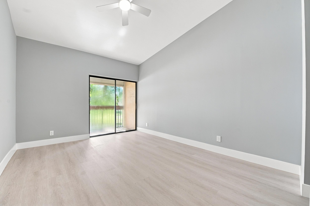 2249 Sw 15th Street - Photo 12