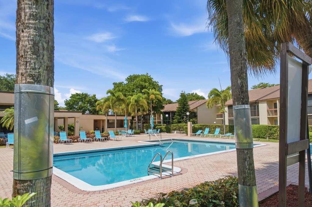 2249 Sw 15th Street - Photo 27