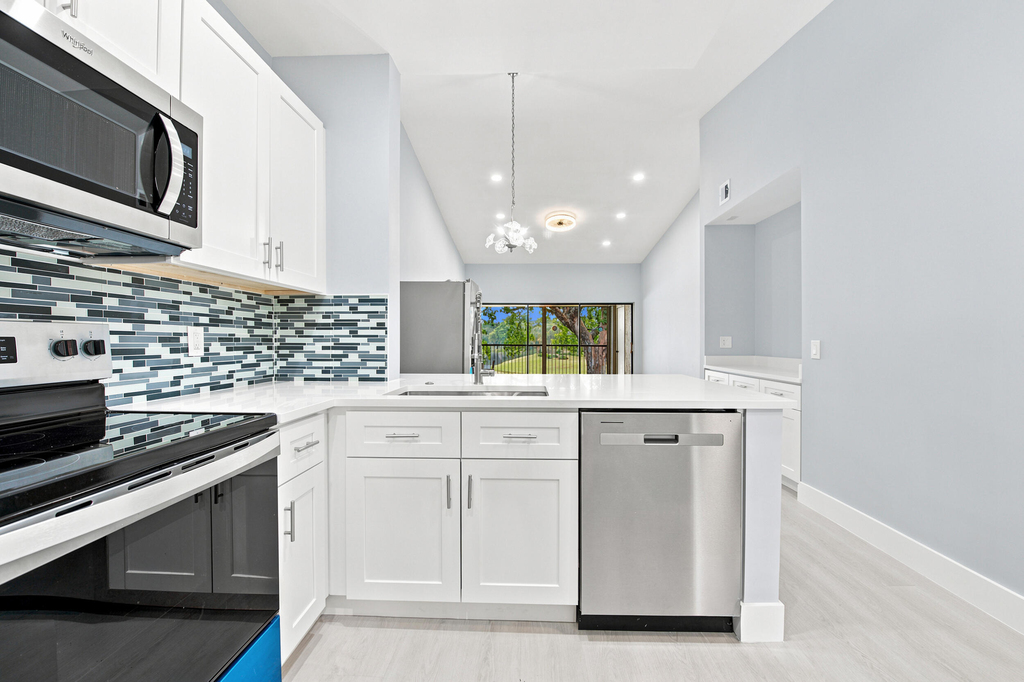 2249 Sw 15th Street - Photo 7