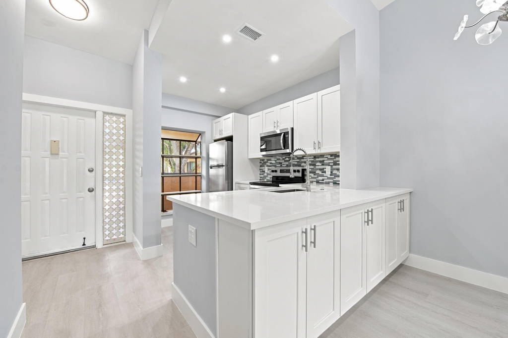 2249 Sw 15th Street - Photo 8