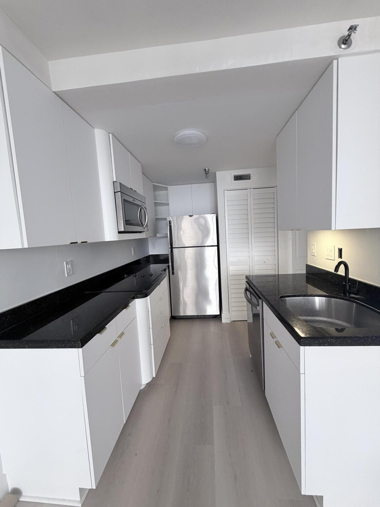 540 Brickell Key Drive - Photo 11