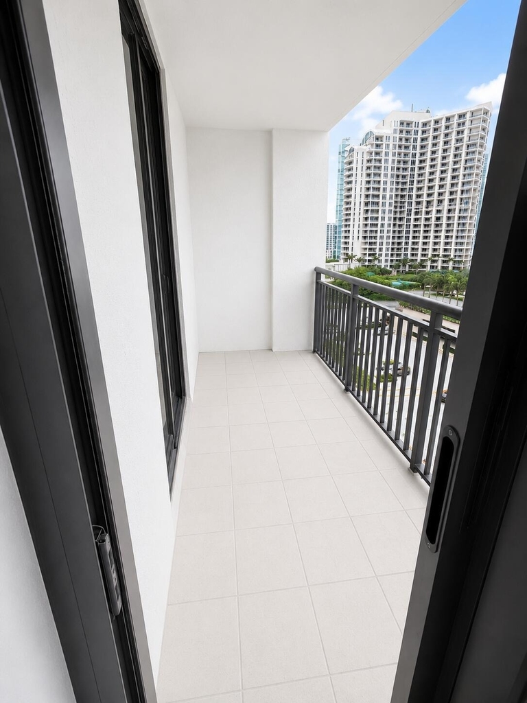 540 Brickell Key Drive - Photo 5